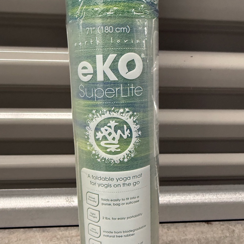 manduka eKO SuperLite Travel Yoga Mat - Green Teal Marble - Picture 2 of 2